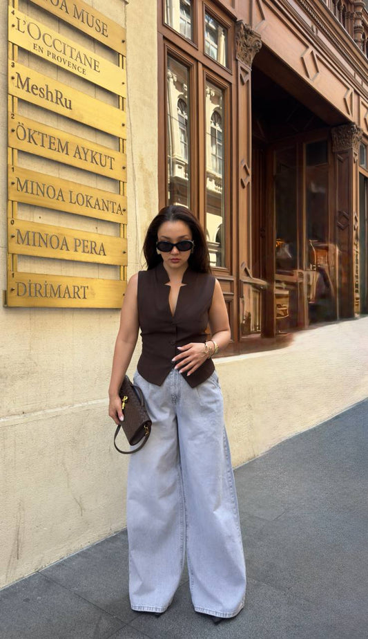 HIGH-NECK VEST BROWN