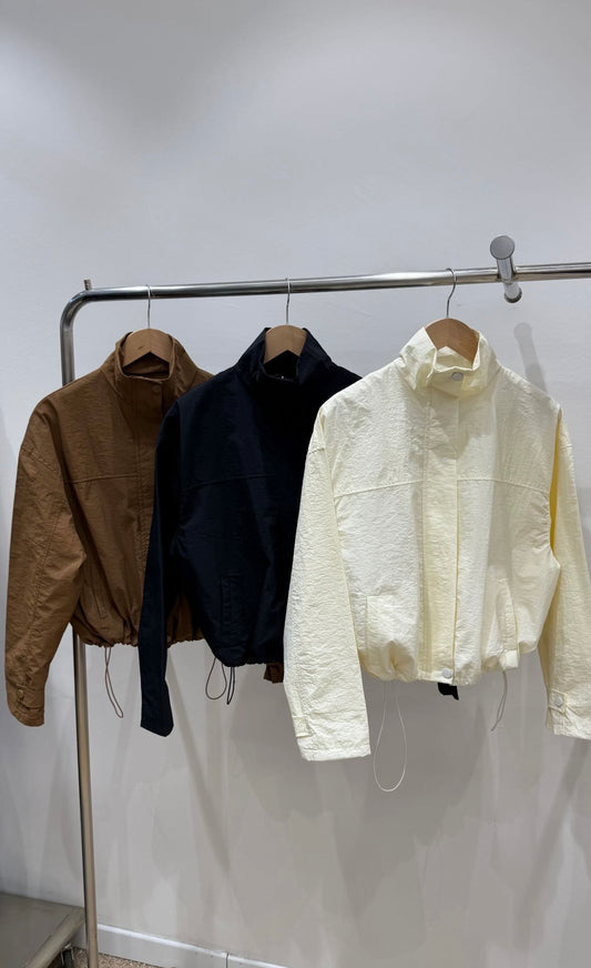 STYLISH WINDBREAKER