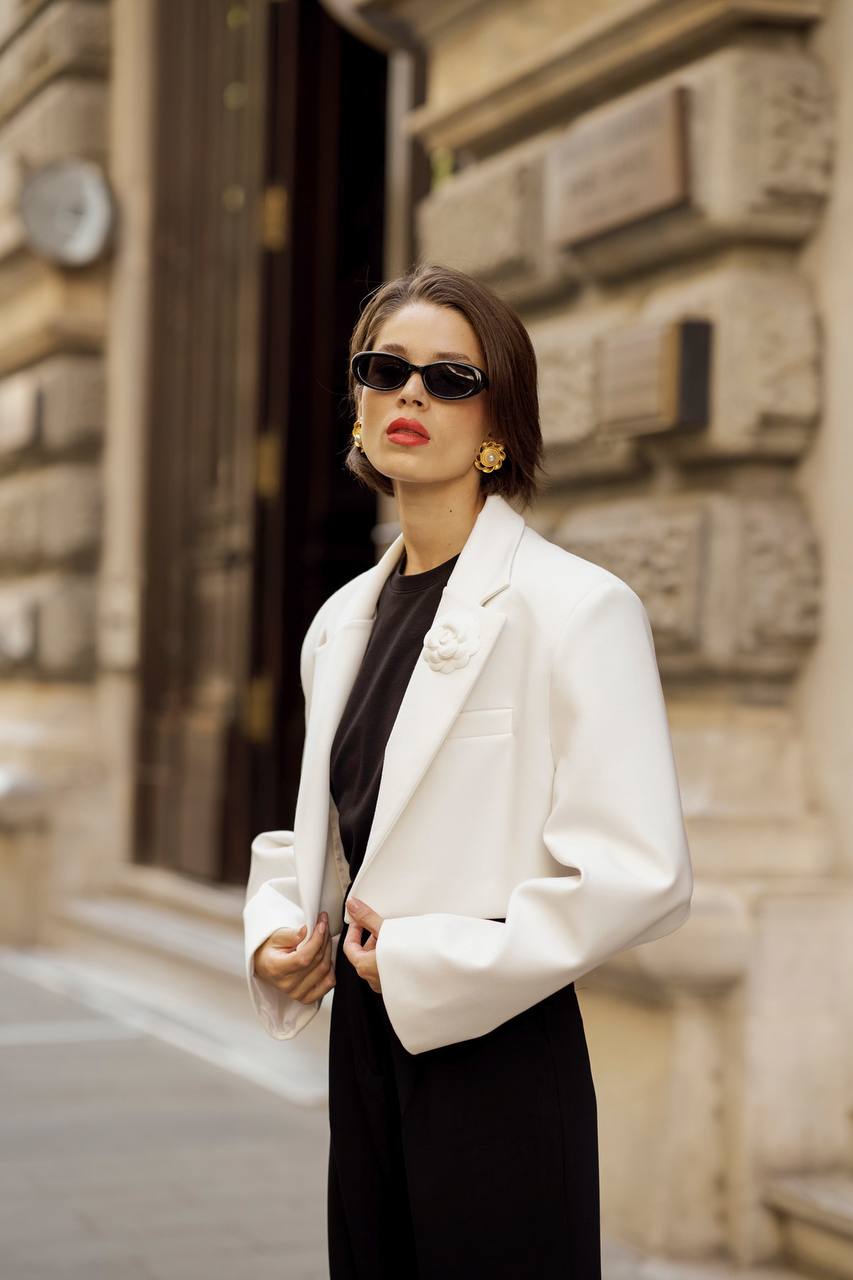WHITE SHORT JACKETS