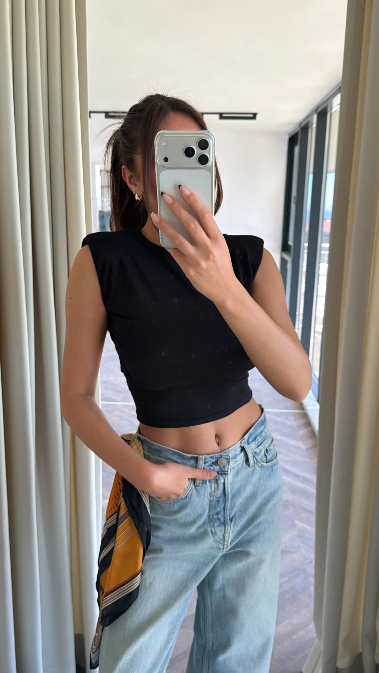 T-shirts with an open back