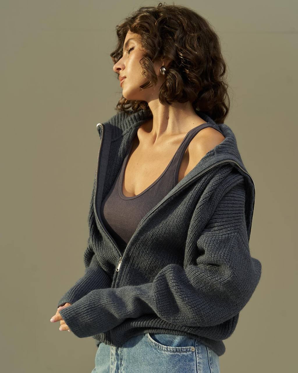 SWEATER WITH A ZIPPER