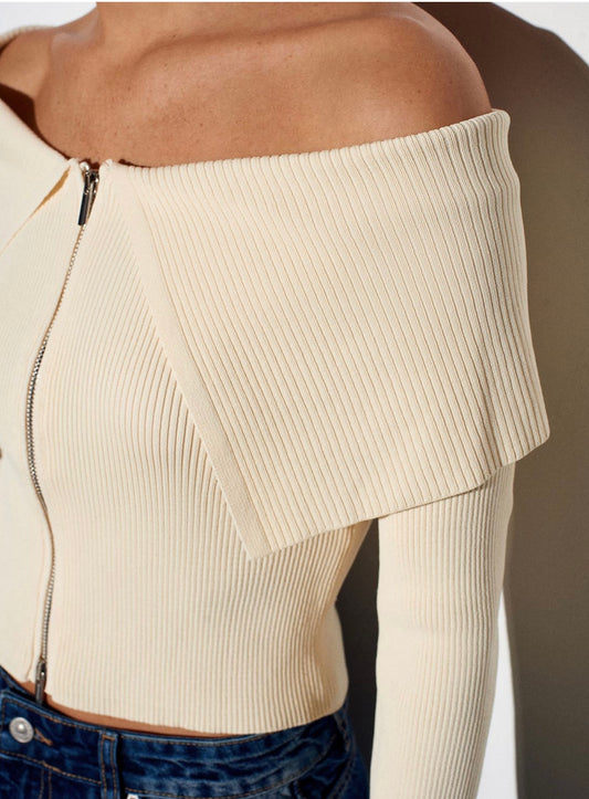 CARDIGAN WITH AN OPEN NECKLINE