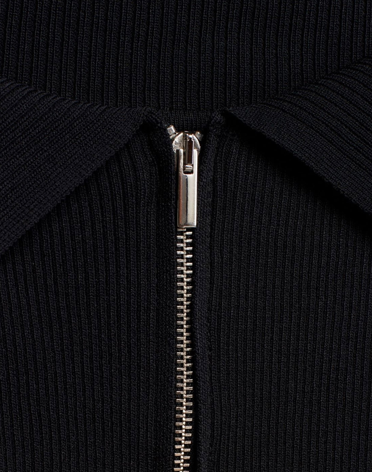 CARDIGAN WITH AN OPEN NECKLINE