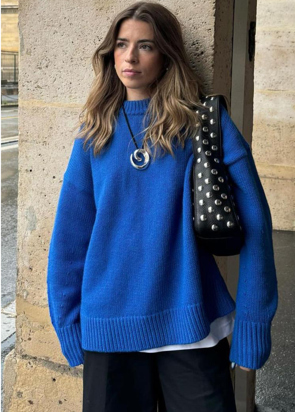 OVERSIZED KNIT SWEATER