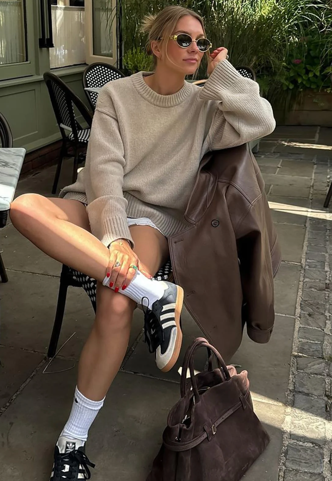 OVERSIZED KNIT SWEATER