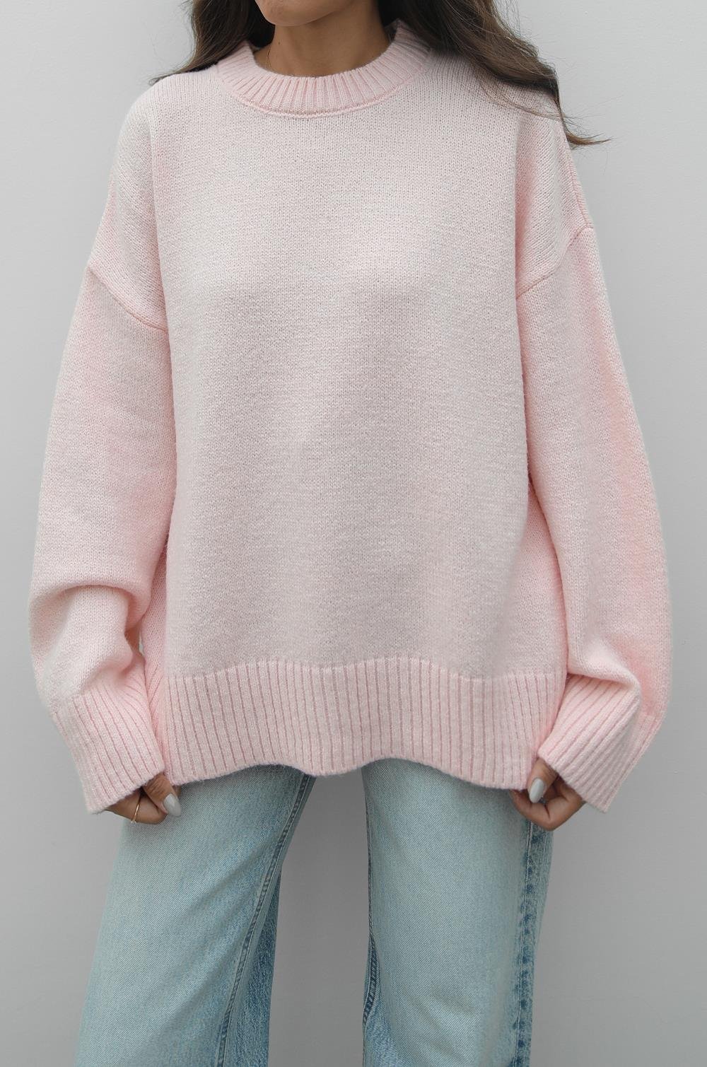 OVERSIZED KNIT SWEATER