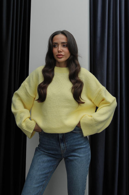 OVERSIZED KNIT SWEATER