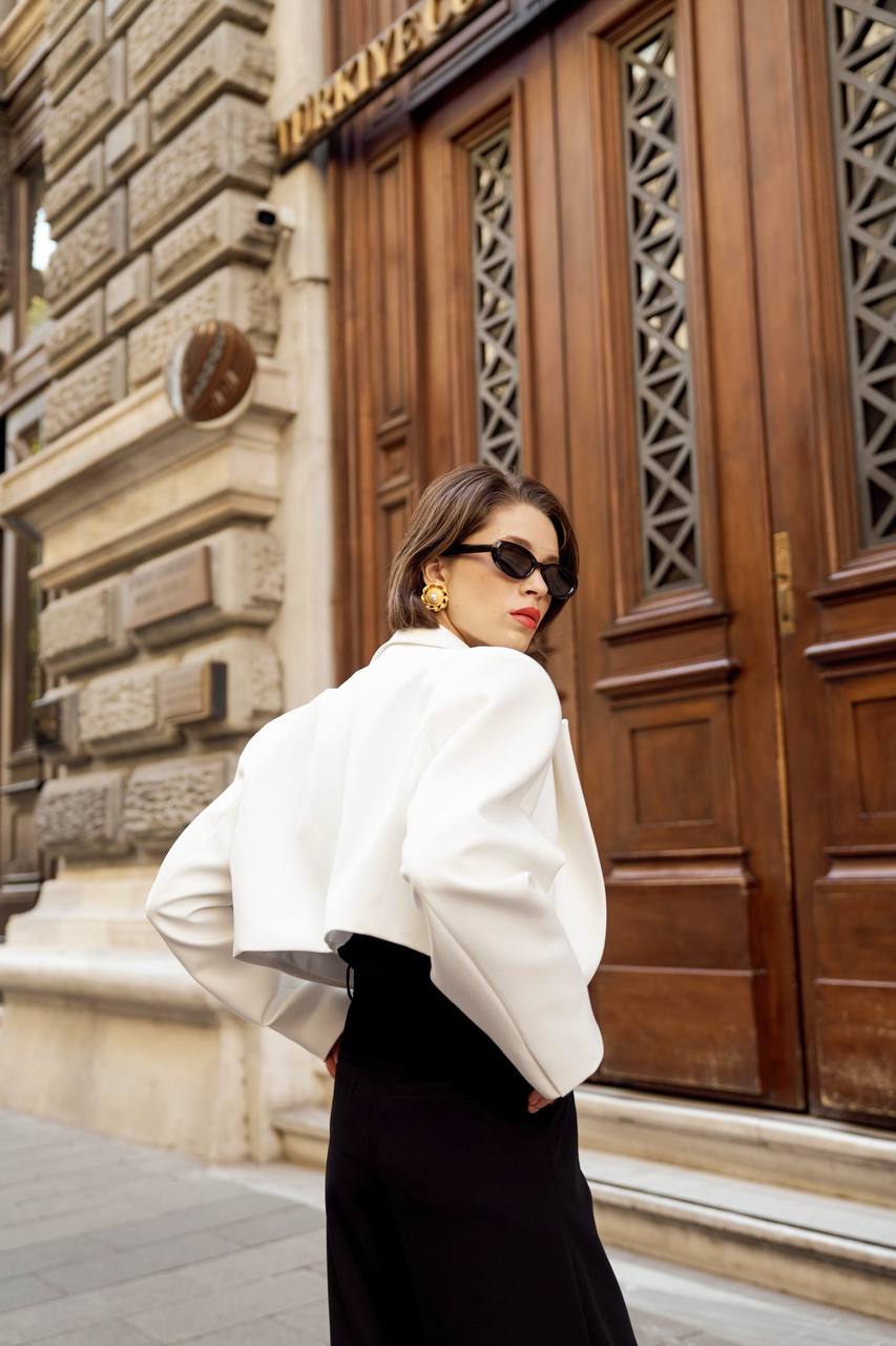 WHITE SHORT JACKETS