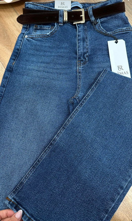 CLASSIC JEANS WITH A BELT